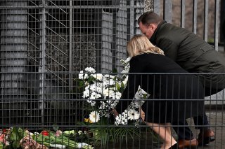 La ministre de l'Intérieur Nancy Faeser a déposé des fleurs sur les lieux de la tuerie à Hambourg.
